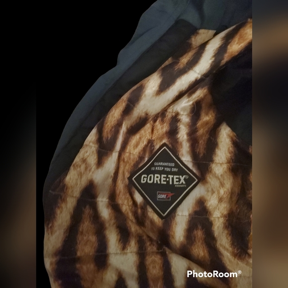 Volcom snowboard jacket - Picture 7 of 13